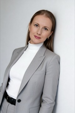 Business Lady — example 11